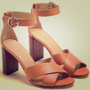Ann Taylor Liya Leather Block Heel Sandals 7.5M